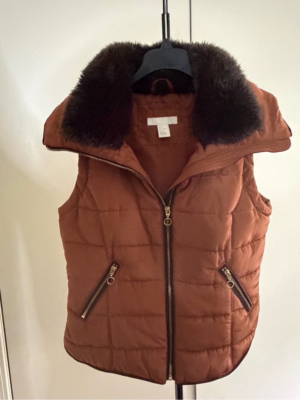 H&M Rust Brown Quilted Puffer Vest with Dark Faux Fur Collar